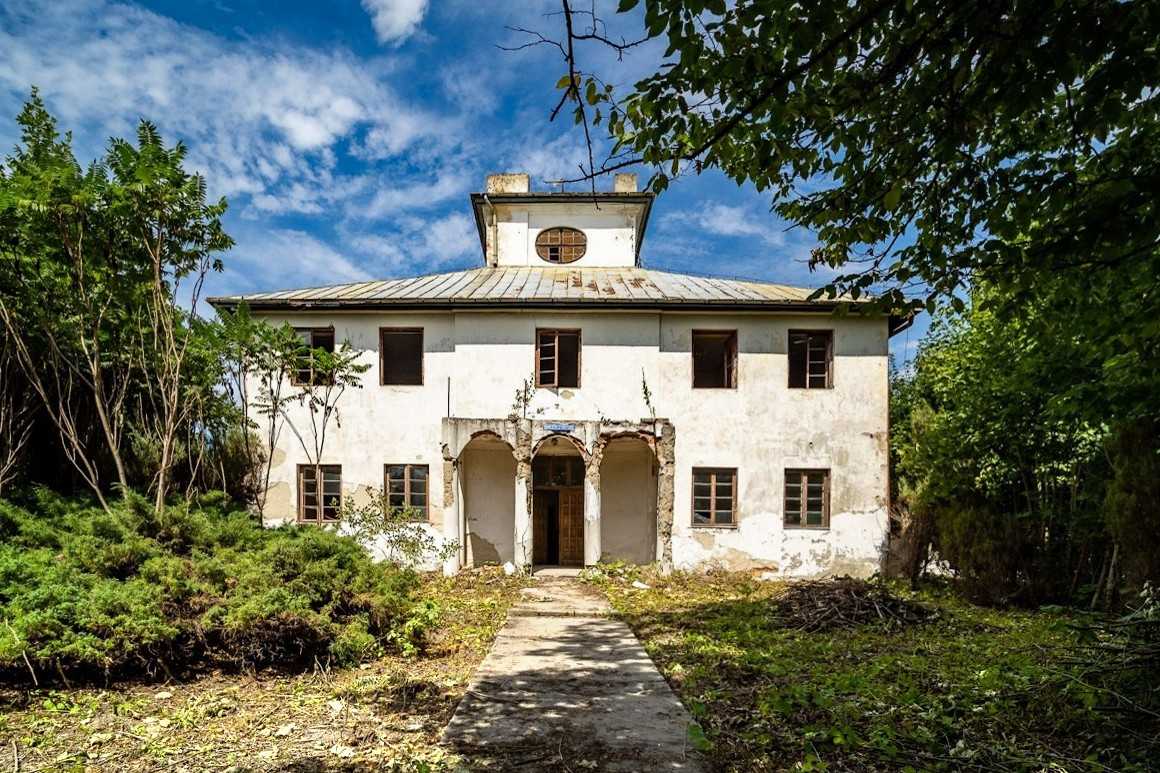 Photos Palladian villa in Tuscan style near Krakow