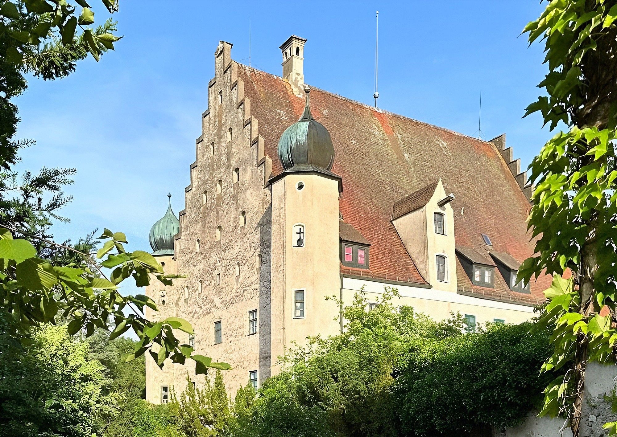 Photos Castle in Bavaria for sale - well maintained - good business location