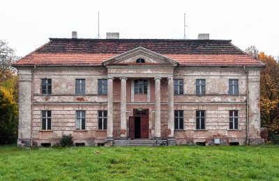 Castle for sale Granówko, Greater Poland Voivodeship, Portico