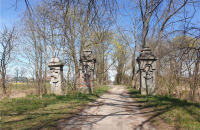Historical park for sale Dębe Wielkie, Ruda, Masovian Voivodeship, Access