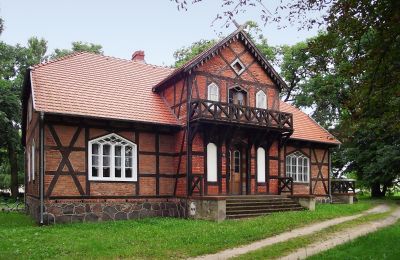 Manor House for sale Greater Poland Voivodeship, Side view