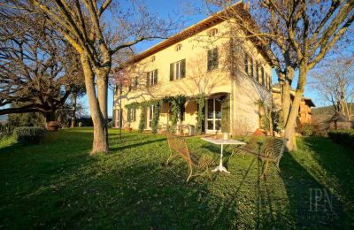 Character properties, Villa steeped in history in Umbria above the Tiber valley