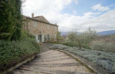 Farmhouse for sale Città di Castello, Umbria, Access