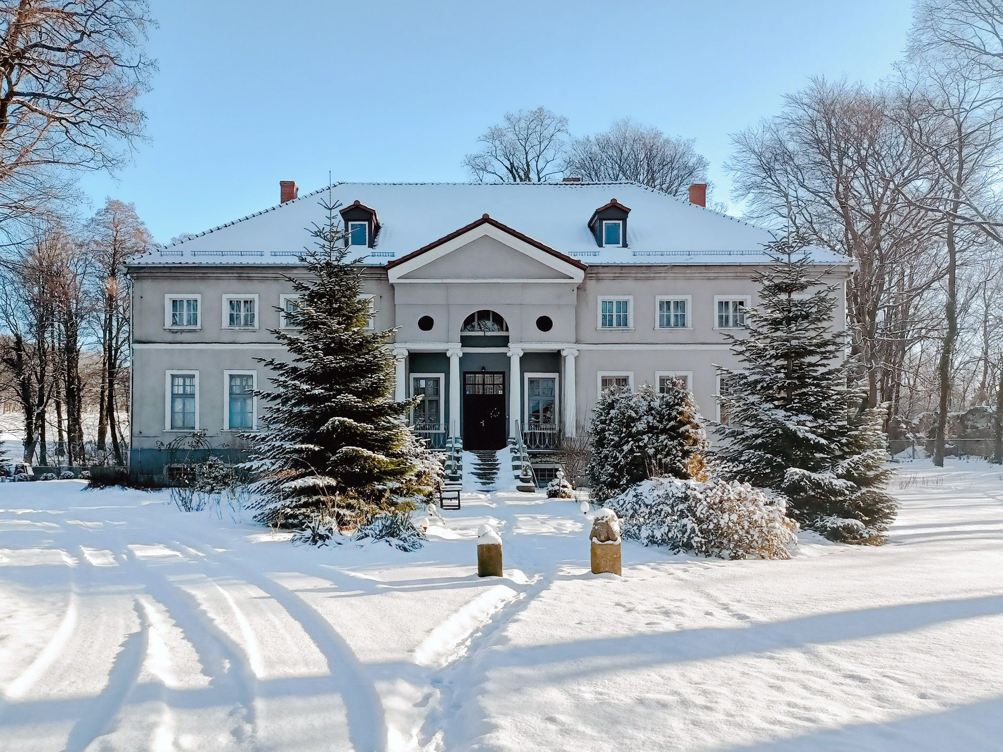 Photos Classical country estate in Western Poland, close to German border