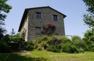 Farmhouse for sale Promano, Umbria, Side view