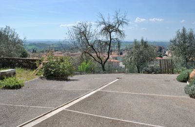 Farmhouse for sale Siena, Tuscany, RIF 3071 Innenhof mit Ausblick