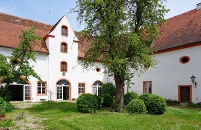 Castle for sale 91792 Ellingen, An der Vogtei 2, Bavaria, Courtyard