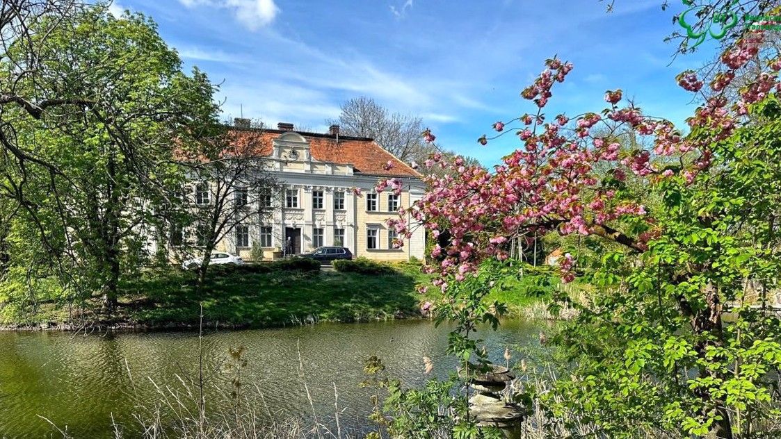 Photos Classical country mansion in Gola near Gostynin, Greater Poland