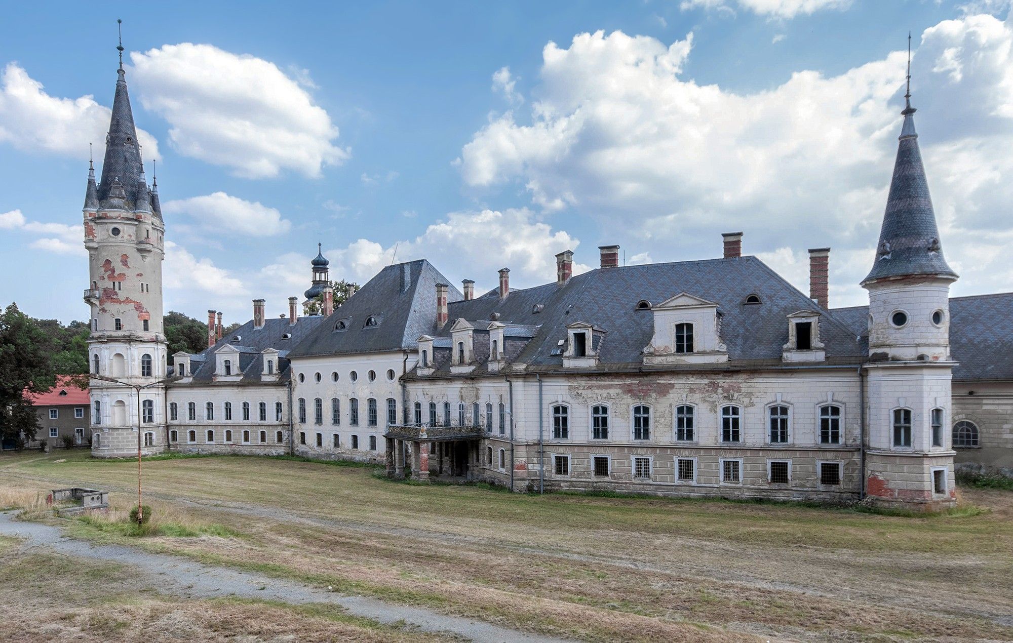 Photos Bożków castle in Lower Silesia