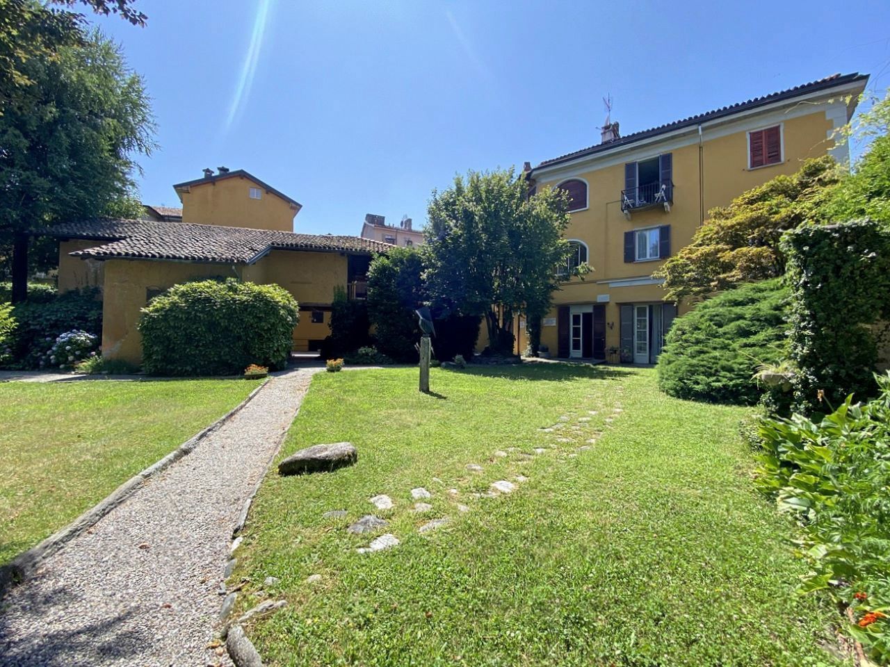 Photos Villa in Verbania Intra with large private garden