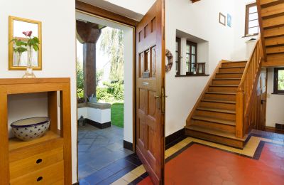 Historic Villa for sale 55758 Sulzbach, Kirchstraße 12, Rhineland-Palatinate, Haupteingang mit Flur und Treppe zum OG