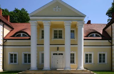 Castle for sale Radoszewnica, Silesian Voivodeship, Portico