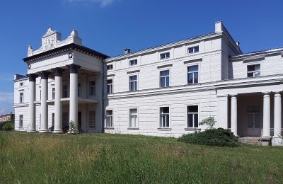 Character properties, New Price: Classical manor in Central Poland
