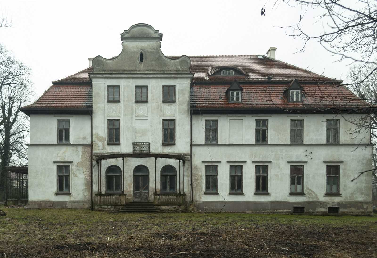 Photos Kujawy Palace in Opole for sale