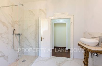 Historic Villa for sale Dizzasco, Lombardy, Bathroom