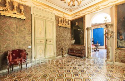 Historic Villa for sale Dizzasco, Lombardy, Entrance Hall