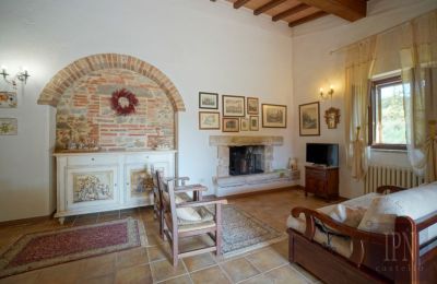 Country home for sale Trestina, Umbria, Image 8/29