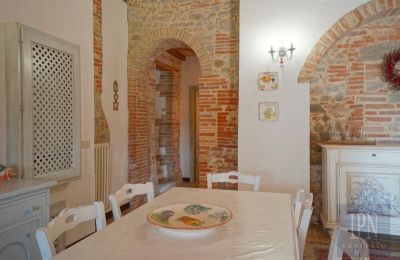 Country home for sale Trestina, Umbria, Image 19/29