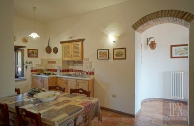 Country home for sale Trestina, Umbria, Image 9/29