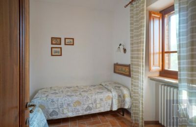 Country home for sale Trestina, Umbria, Image 17/29