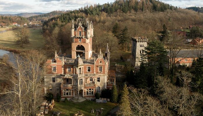 Castle for sale Bobrów, Lower Silesian Voivodeship,  Poland