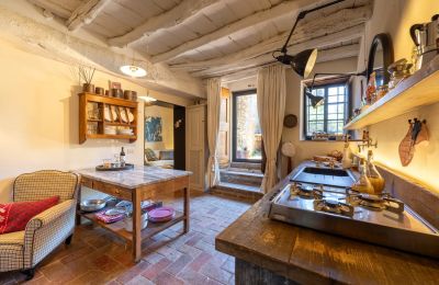 Farmhouse for sale Lamole, Tuscany, Image 9/37