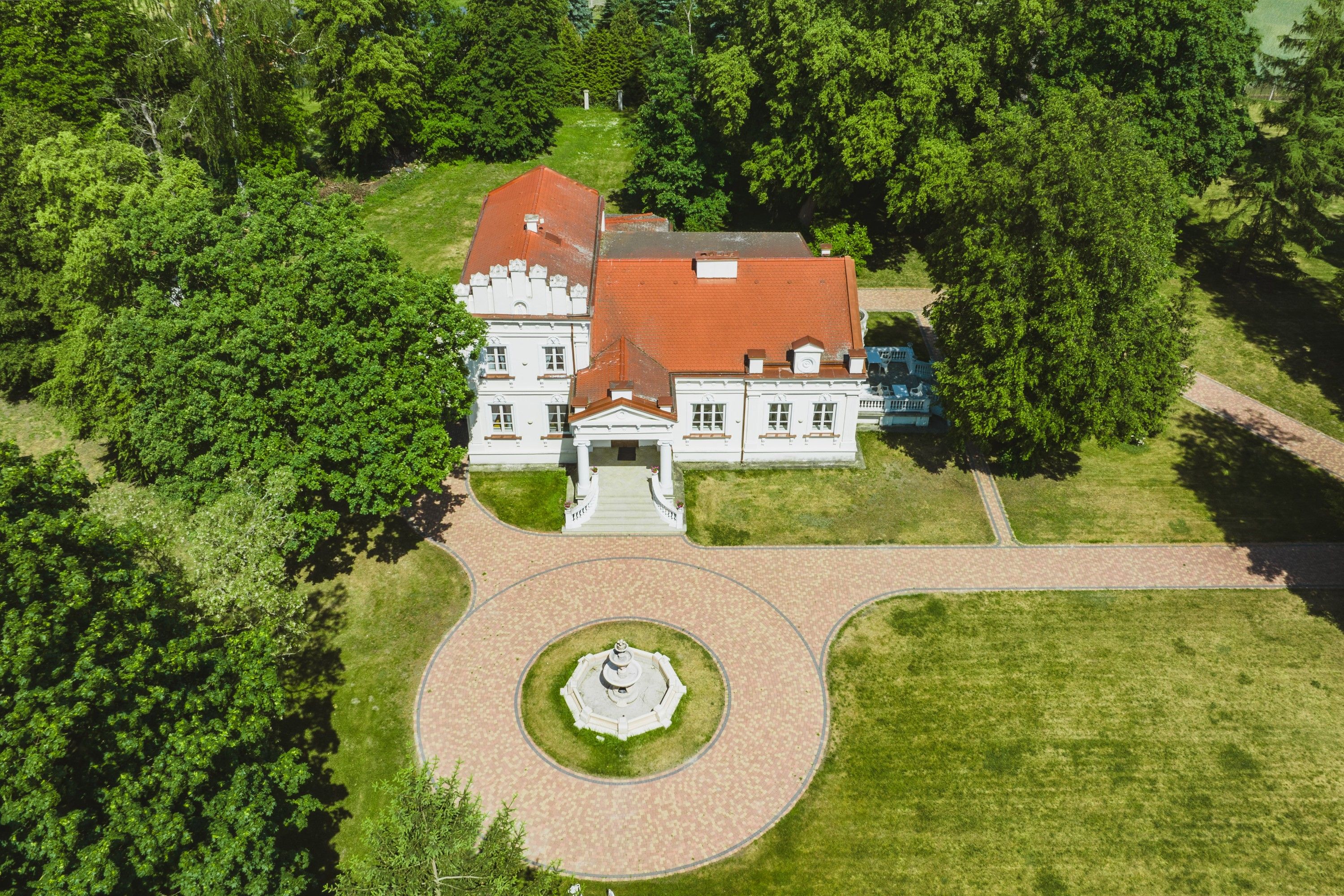 Photos Palace with park near Warsaw