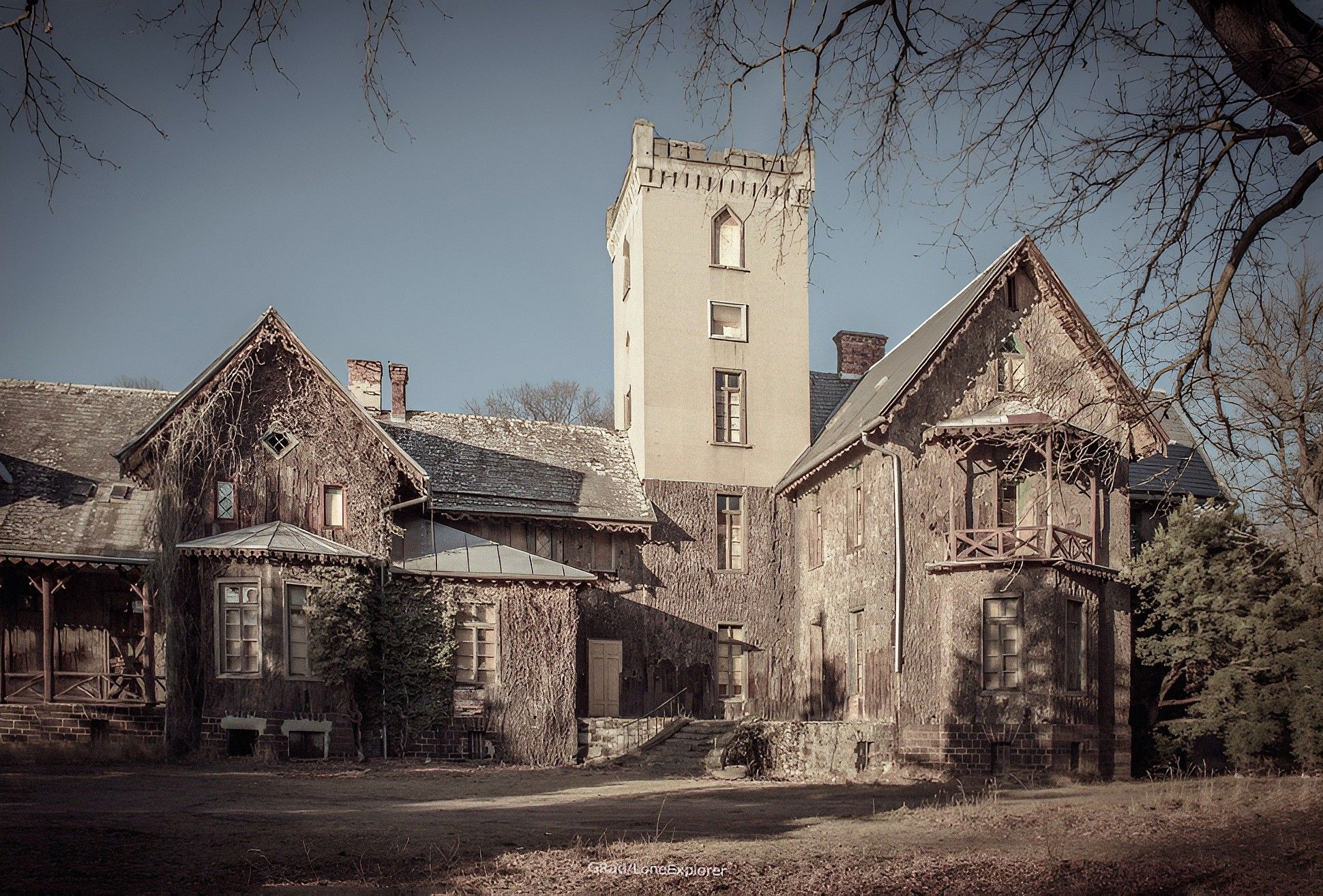 Photos Hunting lodge/Forest castle in Poland - unique property in Europe