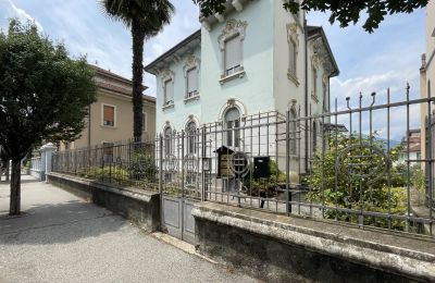 Character properties, Lake Maggiore: Three-room apartment in Liberty villa in Luino