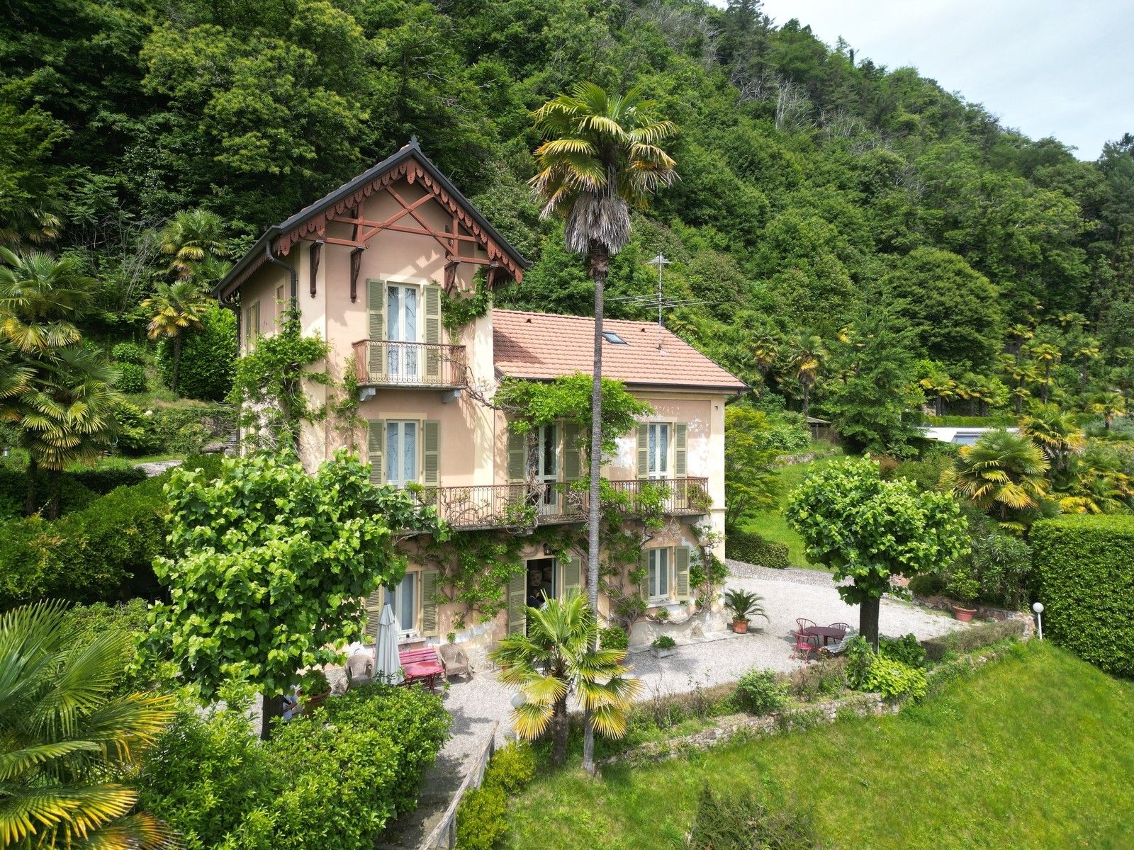 Photos Historic villa in Meina at Lake Maggiore 