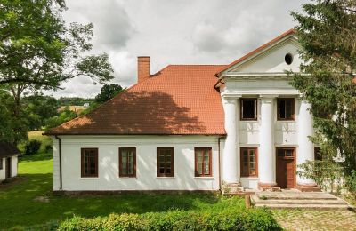 Manor House for sale Rożnów, Dwór w Rożnowie, Lesser Poland Voivodeship, Front view