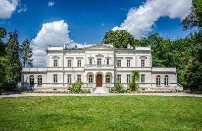 Character properties, Luxury palace with park near Warsaw