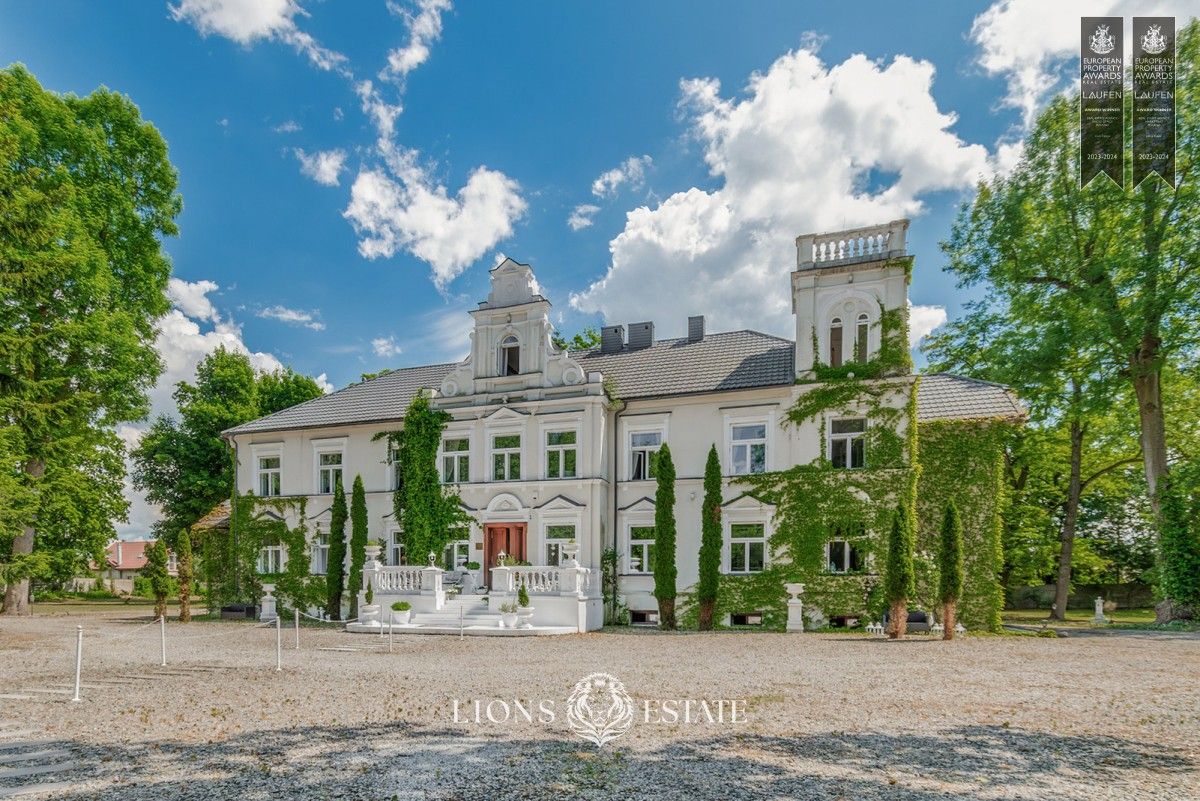 Photos Refurbished Manor in Central Poland