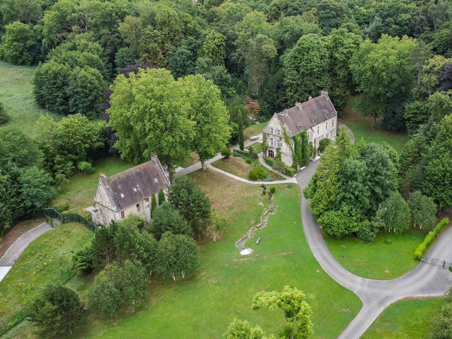 Photos 16th century Mill: Unique nature paradise near Paris