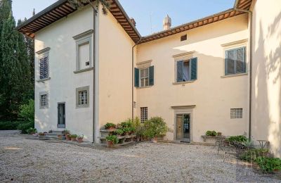 Historic Villa for sale Gragnano, Tuscany, Front view