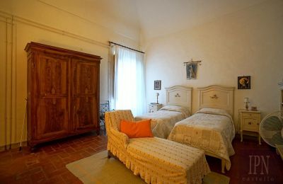 Historic Villa for sale Gragnano, Tuscany, Bedroom