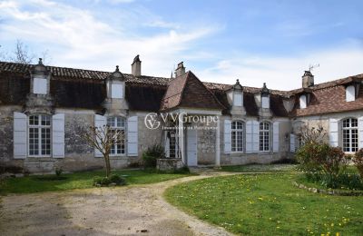 Character properties, Country estate with small chateau near Monflanquin, 8.9 hectares