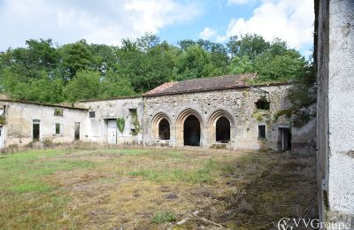 Monastery for sale Foix, Occitania, Courtyard