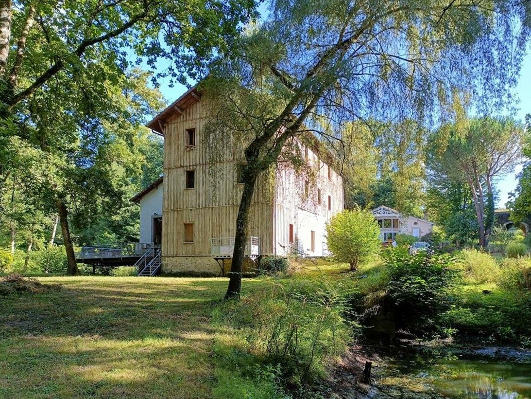 Photos Stylish country home near Bordeaux: Old mill with vacation apartments