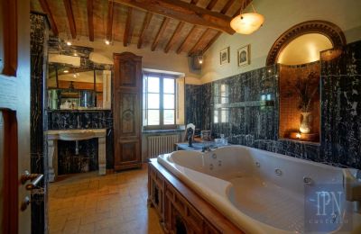 Manor House for sale 06014 Montone, Umbria, Image 17/36