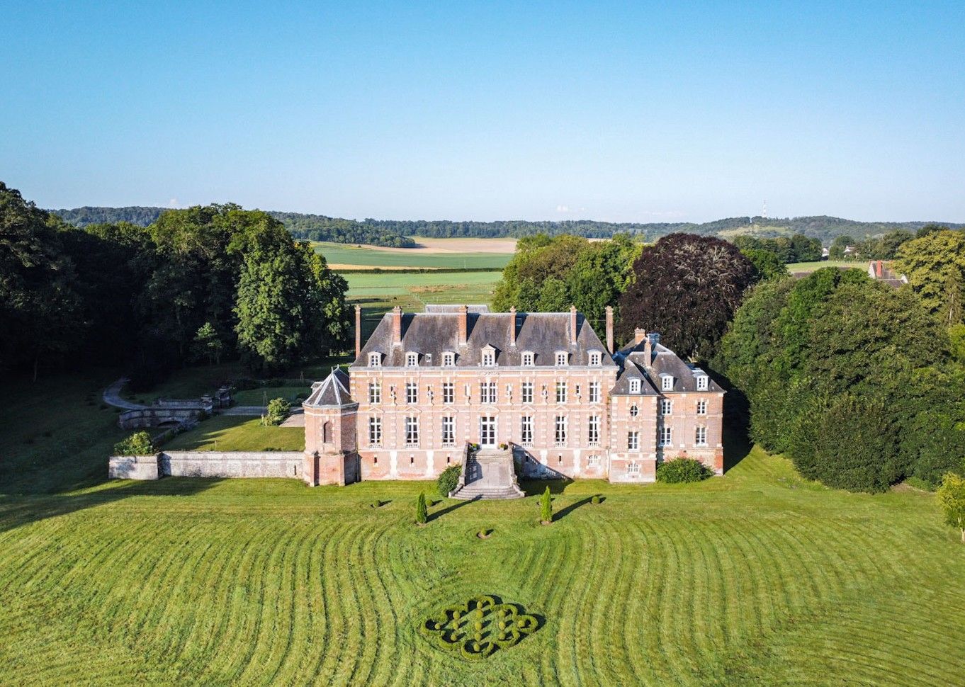 Photos Elegant Louis XIII Style Castle - 1 Hour from Paris