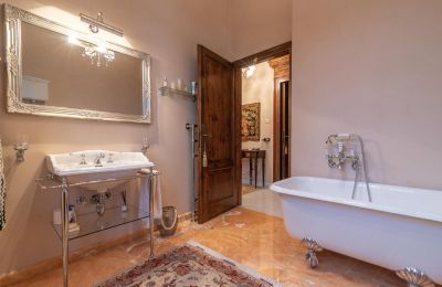 Historic Villa for sale 28040 Lesa, Piemont, Image 31/42