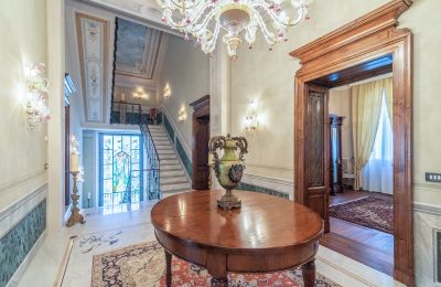 Historic Villa for sale 28040 Lesa, Piemont, Image 3/42