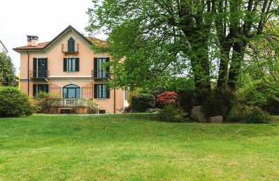 Character properties, Historic villa in Lisanza on the shores of Lake Maggiore, large garden