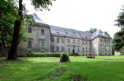 Castle for sale Pobiedna, Dworcowa 10, Lower Silesian Voivodeship, Front view