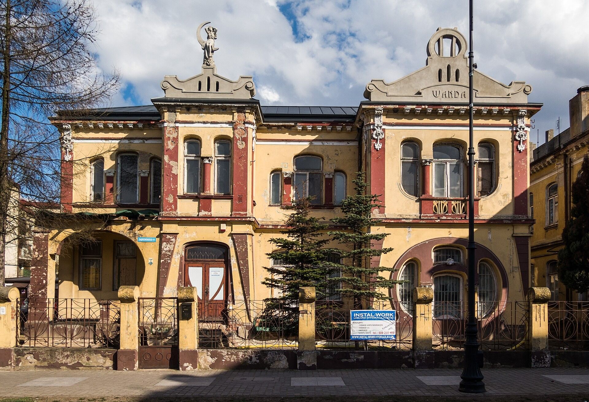 Photos Old Mansion in Poland: Willa Wanda in Piotrków Trybunalski