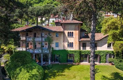 Historic Villa for sale Belgirate, Piemont, Image 1/36