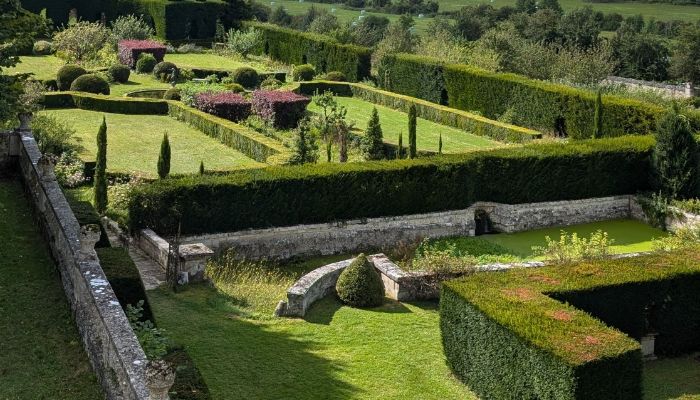 Castle Magny-en-Vexin 4