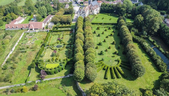 Castle Magny-en-Vexin 3