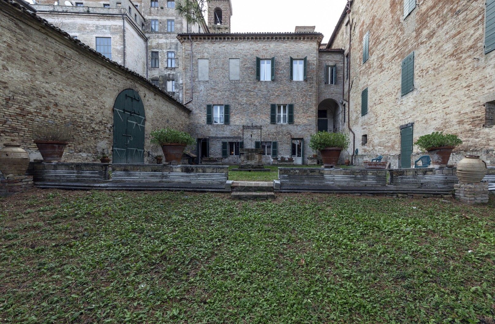 Photos Palace with historic interior and garden near Ancona